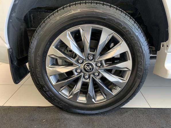 Toyota Land Cruiser 300 Series с пробегом 2021 года, цена 10 999 000 рублей, 76350 км, внедорожник, Автокод Объявления