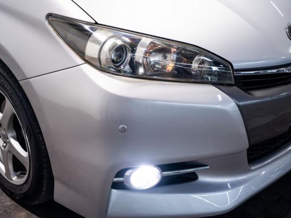Toyota Wish II Рестайлинг с пробегом 2013 года, цена 1 345 000 рублей, 144000 км, минивэн, Автокод Объявления