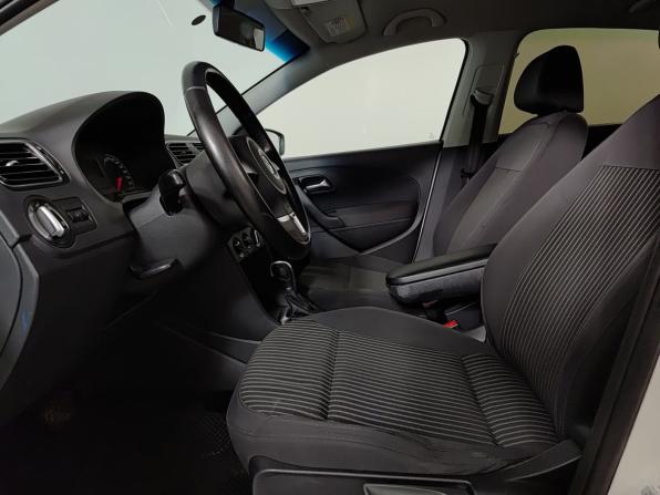 Volkswagen Polo V с пробегом 2014 года, цена 750 000 рублей, 299085 км, седан, Автокод Объявления