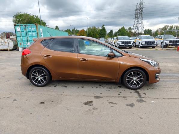 Kia Ceed II Рестайлинг с пробегом 2015 года, цена 879 000 рублей, 102000 км, хэтчбек, Автокод Объявления