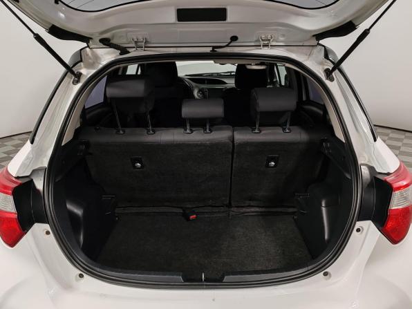 Toyota Yaris III Рестайлинг 2 с пробегом 2017 года, цена 1 375 000 рублей, 160073 км, хэтчбек, Автокод Объявления