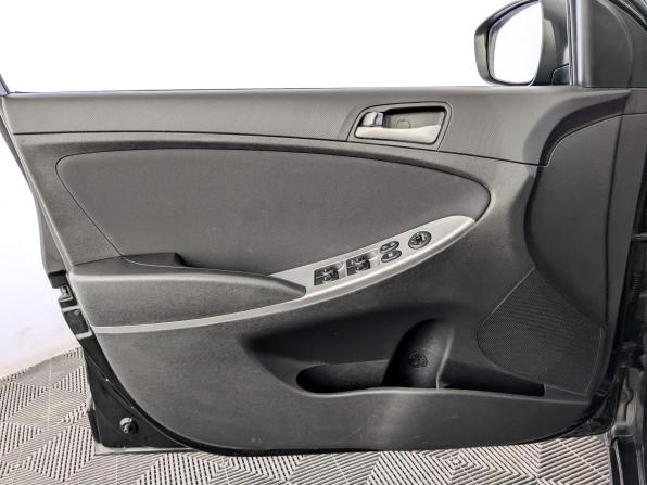 Hyundai Solaris I Рестайлинг с пробегом 2015 года, цена 1 145 000 рублей, 72454 км, седан, Автокод Объявления