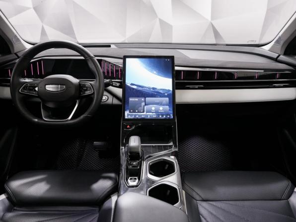 Geely Atlas II с пробегом 2024 года, цена 2 966 000 рублей, 58322 км, внедорожник, Автокод Объявления