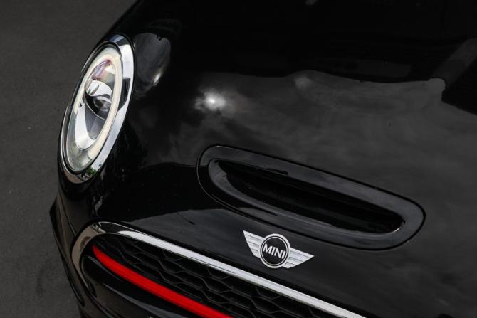 Mini Hatch III (F55/F56) с пробегом 2016 года, цена 2 399 000 рублей, 57120 км, хэтчбек, Автокод Объявления
