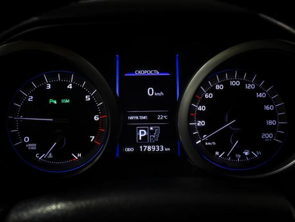 Toyota Land Cruiser Prado 150 Series Рестайлинг 1 с пробегом 2014 года, цена 3 706 000 рублей, 178931 км, внедорожник, Автокод Объявления