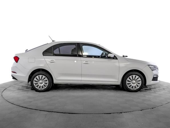 Skoda Rapid II с пробегом 2022 года, цена 1 600 000 рублей, 93487 км, лифтбек, Автокод Объявления