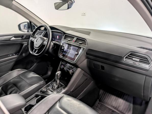 Volkswagen Tiguan II с пробегом 2019 года, цена 2 790 000 рублей, 159635 км, внедорожник, Автокод Объявления