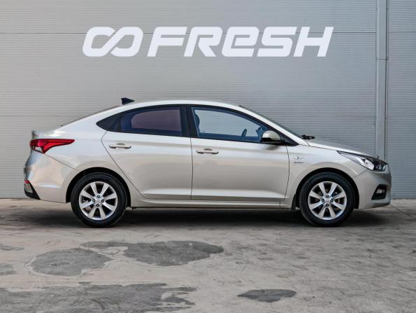 Hyundai Solaris II с пробегом 2019 года, цена 1 490 000 рублей, 38008 км, седан, Автокод Объявления