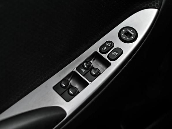 Hyundai Solaris I Рестайлинг с пробегом 2015 года, цена 938 000 рублей, 125007 км, седан, Автокод Объявления