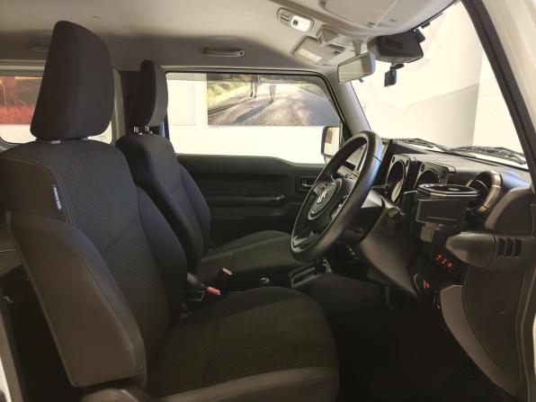 Suzuki Jimny IV с пробегом 2019 года, цена 1 900 000 рублей, 50000 км, внедорожник, Автокод Объявления