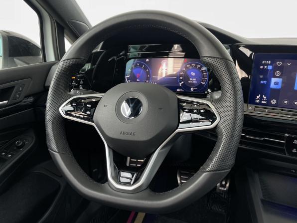 Volkswagen Golf VIII с пробегом 2024 года, цена 3 570 000 рублей, 5317 км, хэтчбек, Автокод Объявления