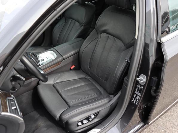 BMW 7 серии VI (G11/G12) Рестайлинг с пробегом 2019 года, цена 6 000 000 рублей, 93083 км, седан, Автокод Объявления