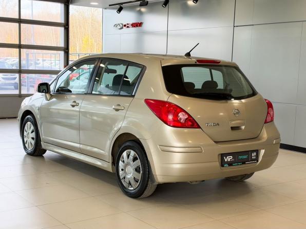 Nissan Tiida I Рестайлинг с пробегом 2010 года, цена 775 000 рублей, 211194 км, хэтчбек, Автокод Объявления