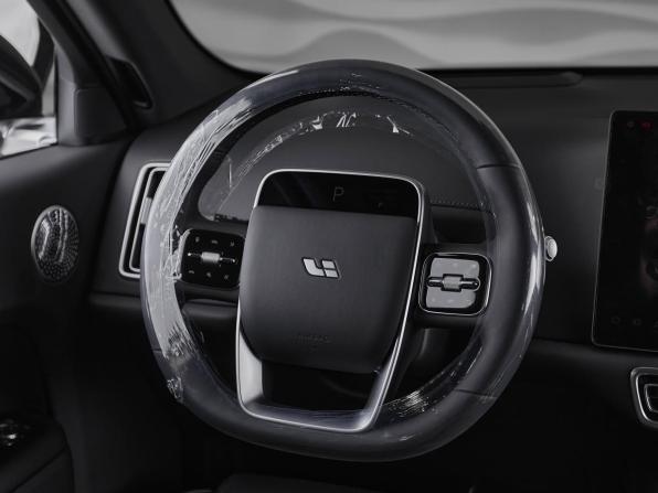 Новый Li Auto (Lixiang) L7 I Рестайлинг 2025 года, цена 10 390 000 рублей, внедорожник, Автокод Объявления