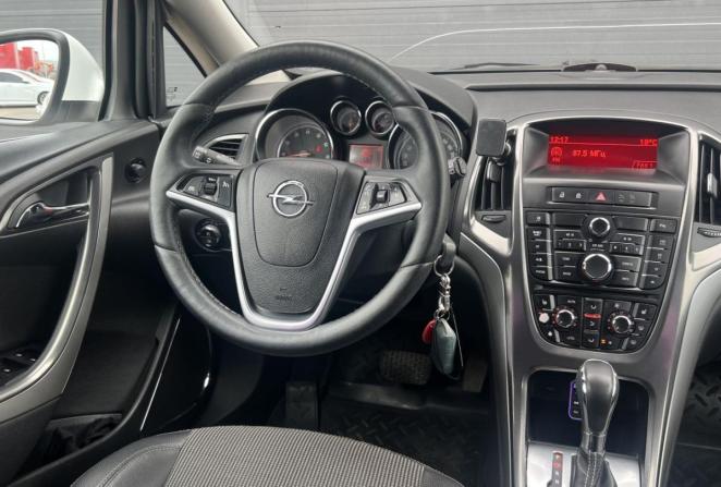 Opel Astra J с пробегом 2012 года, цена 740 000 рублей, 205200 км, хэтчбек, Автокод Объявления