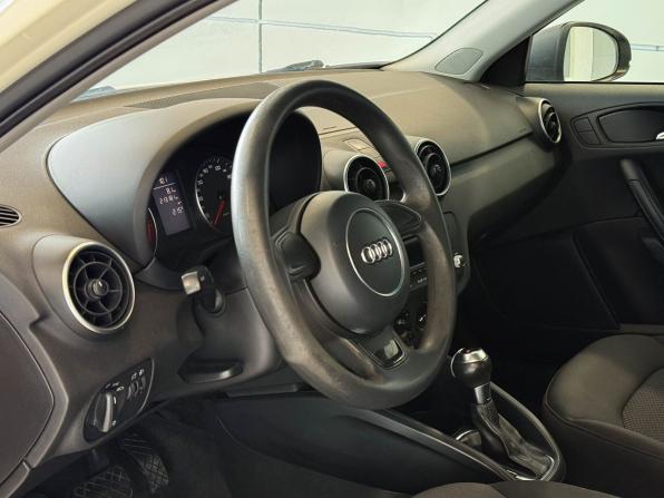 Audi A1 I (8X) с пробегом 2013 года, цена 737 000 рублей, 213165 км, хэтчбек, Автокод Объявления