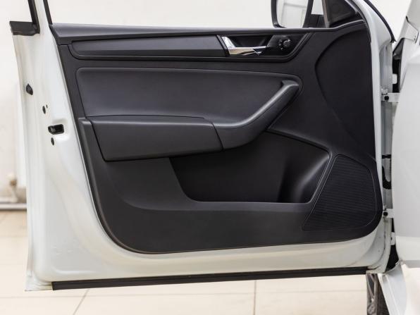 Skoda Rapid I Рестайлинг с пробегом 2018 года, цена 1 088 000 рублей, 172110 км, лифтбек, Автокод Объявления