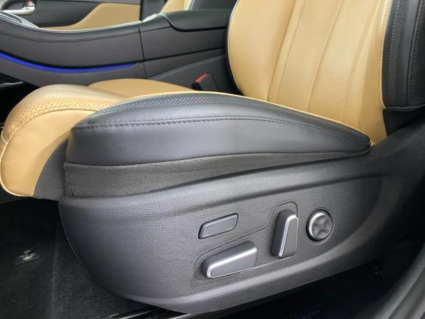 Hyundai Santa Fe IV Рестайлинг с пробегом 2021 года, цена 4 260 000 рублей, 48047 км, внедорожник, Автокод Объявления