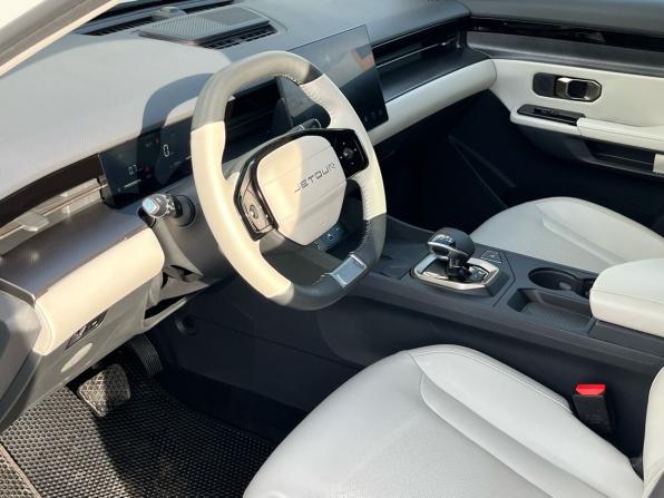 JETOUR DASHING I с пробегом 2023 года, цена 1 850 000 рублей, 32000 км, внедорожник, Автокод Объявления