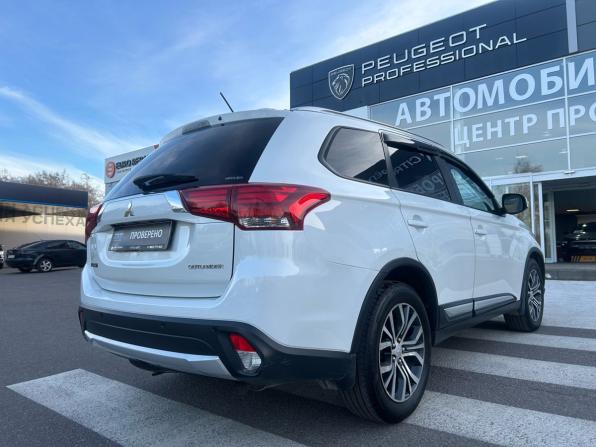 Mitsubishi Outlander III Рестайлинг 2 с пробегом 2015 года, цена 1 815 000 рублей, 118240 км, внедорожник, Автокод Объявления