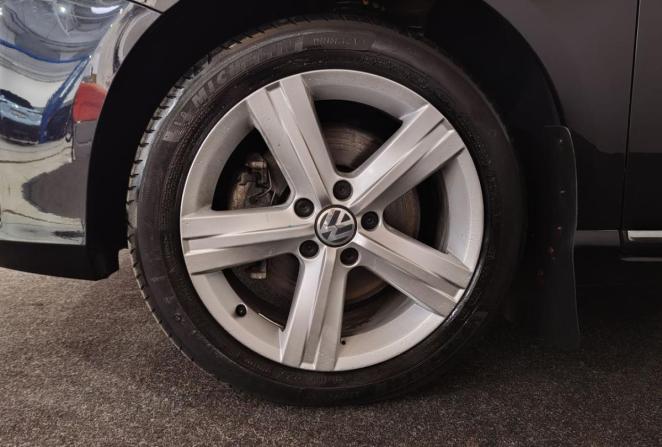 Volkswagen Passat B7 с пробегом 2012 года, цена 1 249 000 рублей, 70000 км, универсал, Автокод Объявления