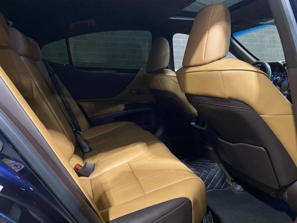 Lexus ES VII с пробегом 2018 года, цена 3 550 000 рублей, 148736 км, седан, Автокод Объявления