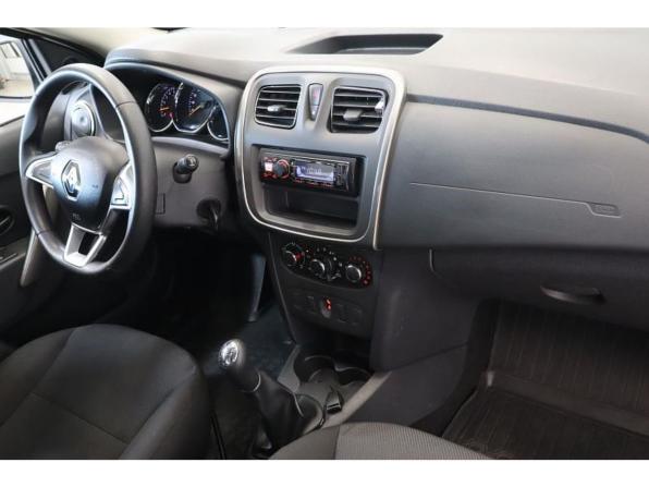 Renault Logan II Рестайлинг с пробегом 2018 года, цена 775 000 рублей, 127007 км, седан, Автокод Объявления