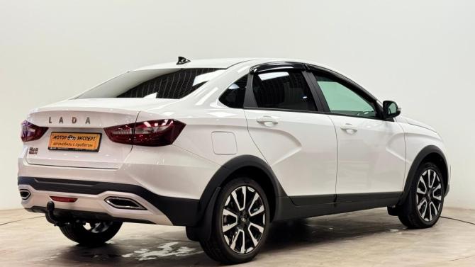 Lada (ВАЗ) Vesta I Рестайлинг (NG) с пробегом 2023 года, цена 1 385 000 рублей, 27000 км, седан, Автокод Объявления