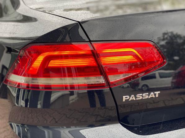 Volkswagen Passat B8 с пробегом 2019 года, цена 2 459 000 рублей, 60000 км, седан, Автокод Объявления