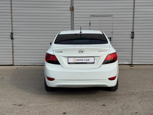 Hyundai Solaris I с пробегом 2013 года, цена 777 000 рублей, 181111 км, седан, Автокод Объявления