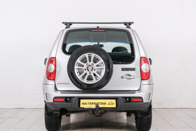 Chevrolet Niva I Рестайлинг с пробегом 2011 года, цена 599 000 рублей, 230000 км, внедорожник, Автокод Объявления