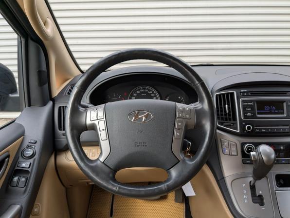Hyundai H-1 II Рестайлинг 2 с пробегом 2021 года, цена 3 775 000 рублей, 73071 км, минивэн, Автокод Объявления