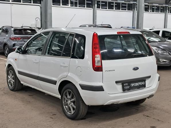 Ford Fusion I Рестайлинг с пробегом 2010 года, цена 400 000 рублей, 349899 км, хэтчбек, Автокод Объявления
