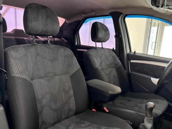 Renault Logan I Рестайлинг с пробегом 2013 года, цена 694 000 рублей, 123980 км, седан, Автокод Объявления