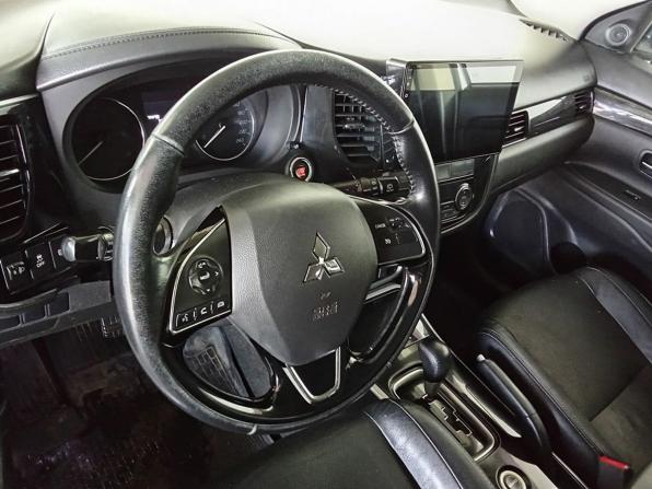 Mitsubishi Outlander III Рестайлинг 2 с пробегом 2017 года, цена 1 670 000 рублей, 158786 км, внедорожник, Автокод Объявления