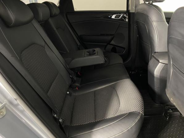 Kia Ceed III с пробегом 2021 года, цена 1 799 000 рублей, 120120 км, универсал, Автокод Объявления