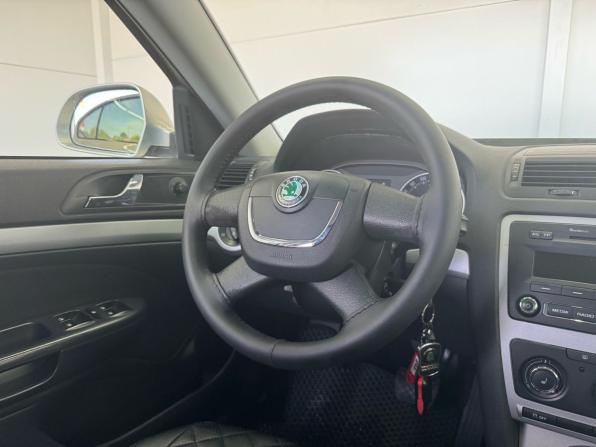 Skoda Octavia II (A5) Рестайлинг с пробегом 2012 года, цена 1 100 000 рублей, 169000 км, лифтбек, Автокод Объявления