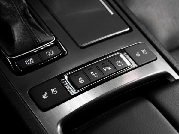 Hyundai Genesis II с пробегом 2016 года, цена 2 199 000 рублей, 195564 км, седан, Автокод Объявления