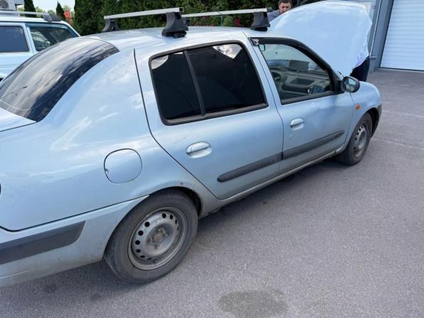 Renault Symbol I Рестайлинг с пробегом 2004 года, цена 150 000 рублей, 300000 км, седан, Автокод Объявления