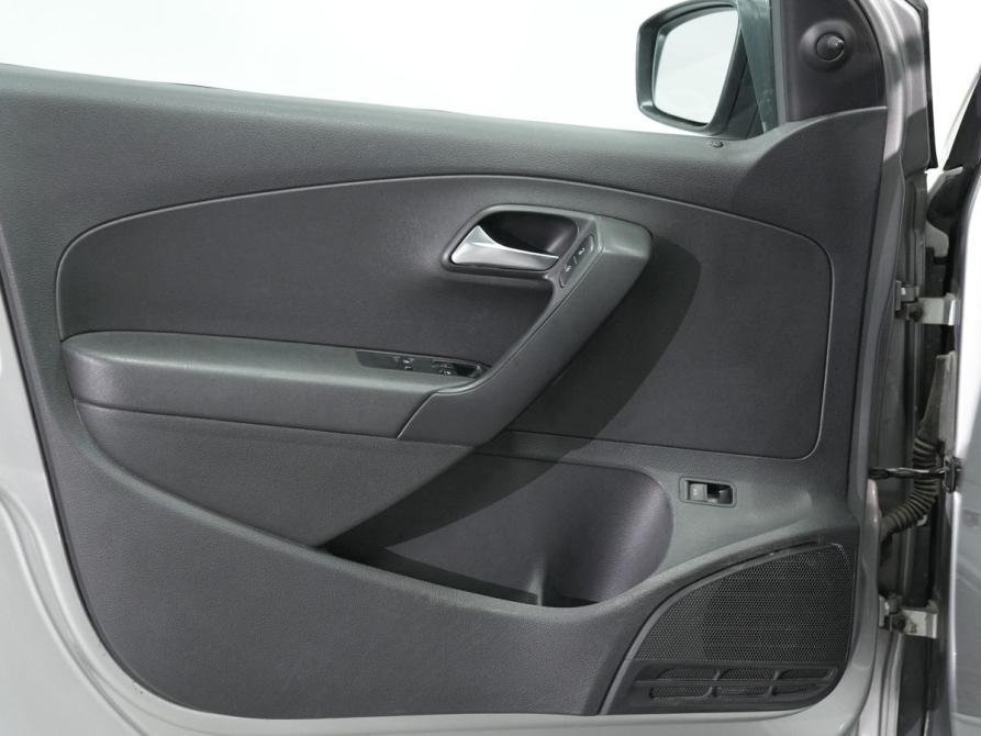 Volkswagen Polo V Рестайлинг Новосибирск  - изображение 17