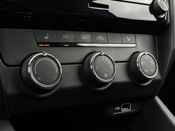 Skoda Octavia III (A7) Рестайлинг с пробегом 2018 года, цена 1 698 700 рублей, 97590 км, лифтбек, Автокод Объявления