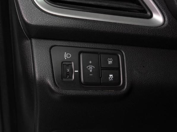 Hyundai Solaris II с пробегом 2018 года, цена 709 000 рублей, 293576 км, седан, Автокод Объявления