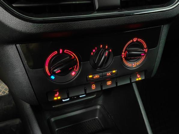 Volkswagen Polo V Рестайлинг с пробегом 2020 года, цена 1 355 000 рублей, 97907 км, седан, Автокод Объявления