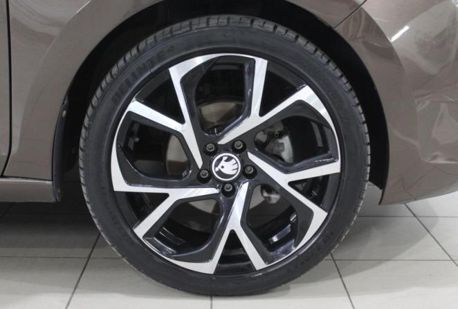 Skoda Rapid I Рестайлинг с пробегом 2019 года, цена 1 220 000 рублей, 167600 км, лифтбек, Автокод Объявления