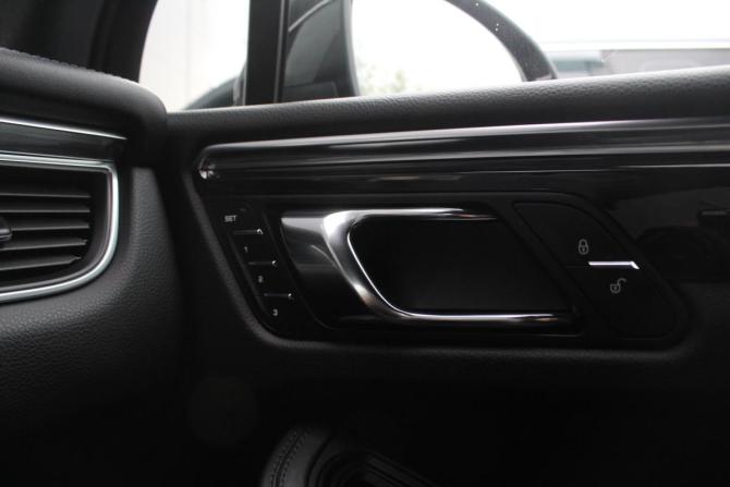 Porsche Macan I с пробегом 2015 года, цена 3 050 000 рублей, 104298 км, внедорожник, Автокод Объявления