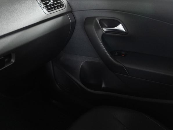 Volkswagen Polo V Рестайлинг с пробегом 2017 года, цена 1 291 000 рублей, 62913 км, седан, Автокод Объявления