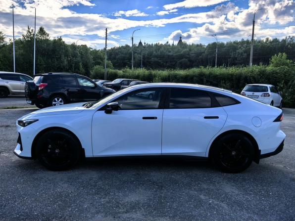 Changan UNI-V I с пробегом 2023 года, цена 2 222 222 рубля, 23000 км, лифтбек, Автокод Объявления