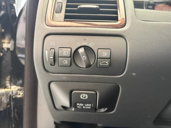 Volvo XC70 II с пробегом 2011 года, цена 1 329 600 рублей, 233983 км, универсал, Автокод Объявления