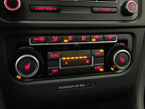 Volkswagen Golf VI с пробегом 2012 года, цена 909 000 рублей, 143853 км, хэтчбек, Автокод Объявления