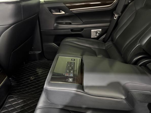 Lexus LX III Рестайлинг 2 с пробегом 2019 года, цена 7 999 000 рублей, 120000 км, внедорожник, Автокод Объявления